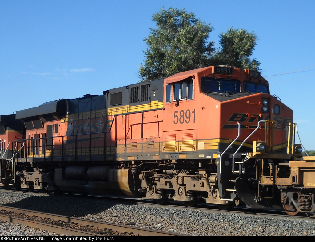 BNSF 5891